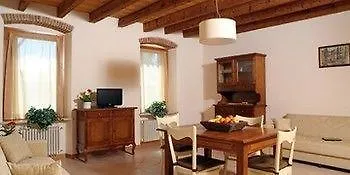 Borgo Mondragon Lägenhetshotell Lazise