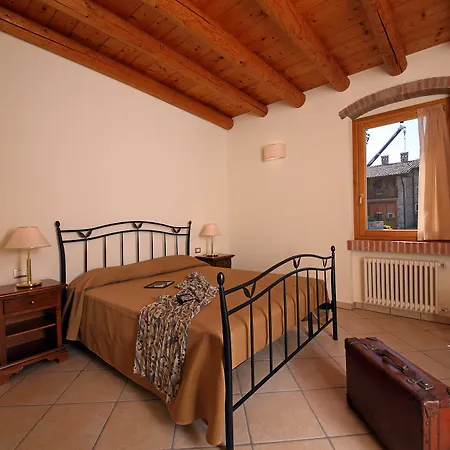 Borgo Mondragon Lägenhetshotell