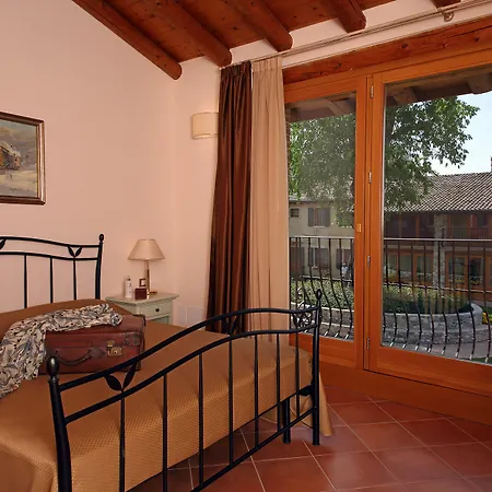 Borgo Mondragon Lägenhetshotell Lazise