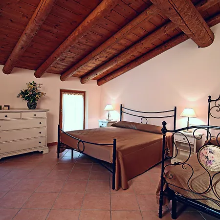 Borgo Mondragon Lägenhetshotell 4*